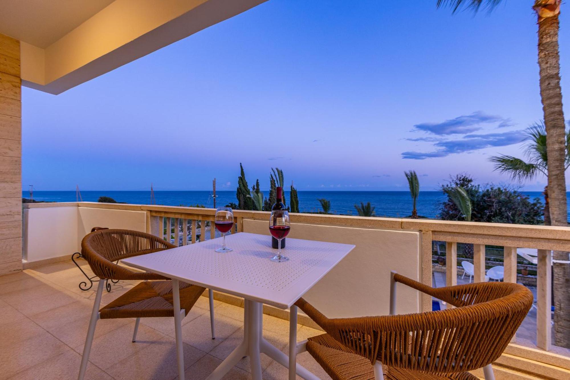 Villa Chrysta Agios Theodoros Exteriör bild
